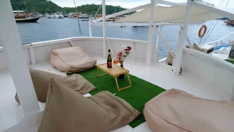 Giona Liveaboard (3) (1)