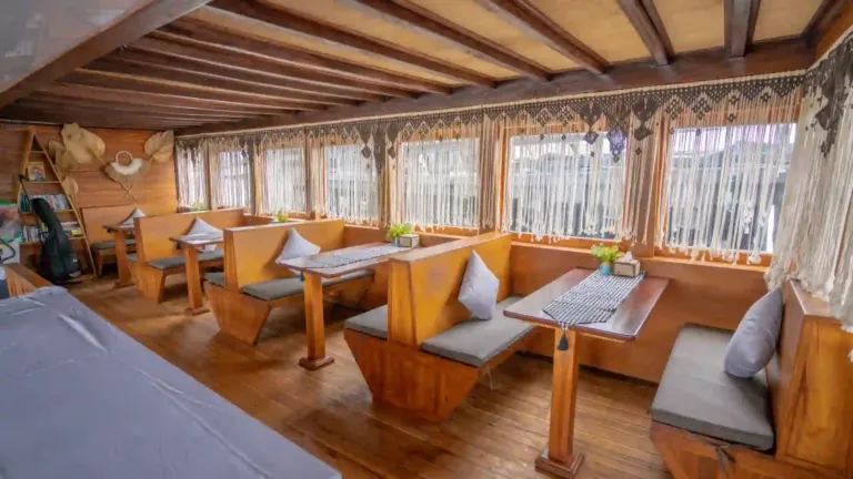 Kanha Loka   Dinning Area (1)