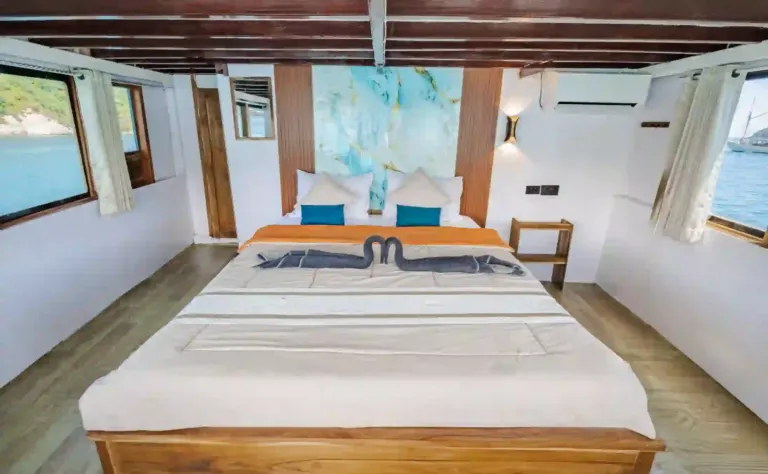 Arham Jaya II – Arham Jaya 2   Master Cabin Balcony 1 (3)