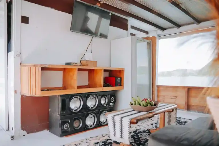 Nusantara Karya   Karaoke Area (3)