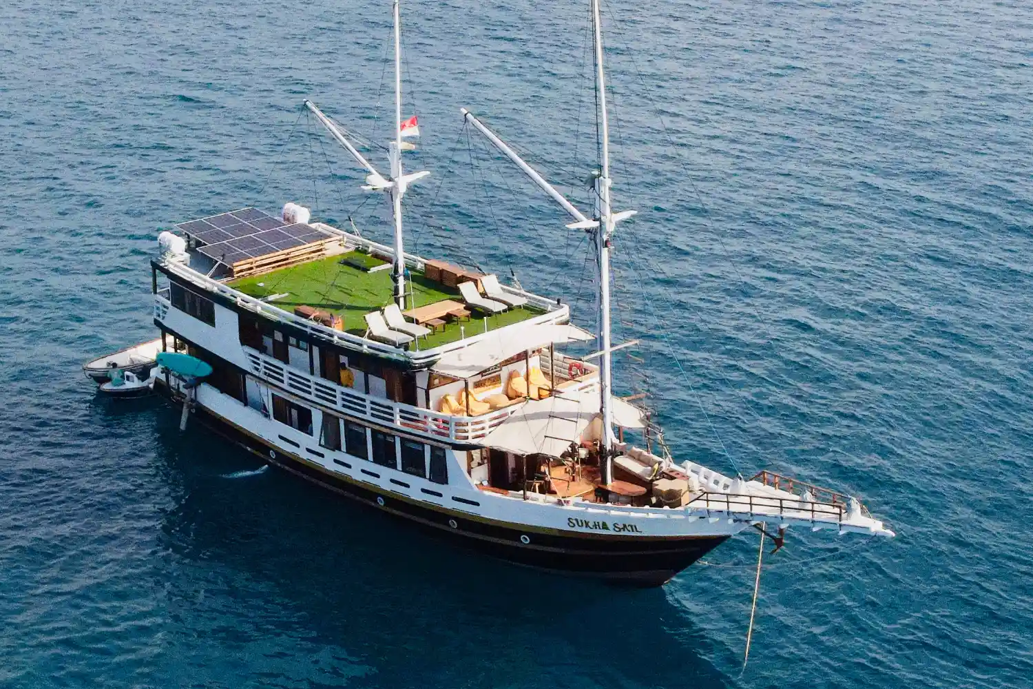 Komodo Liveaboard from Lombok – SS