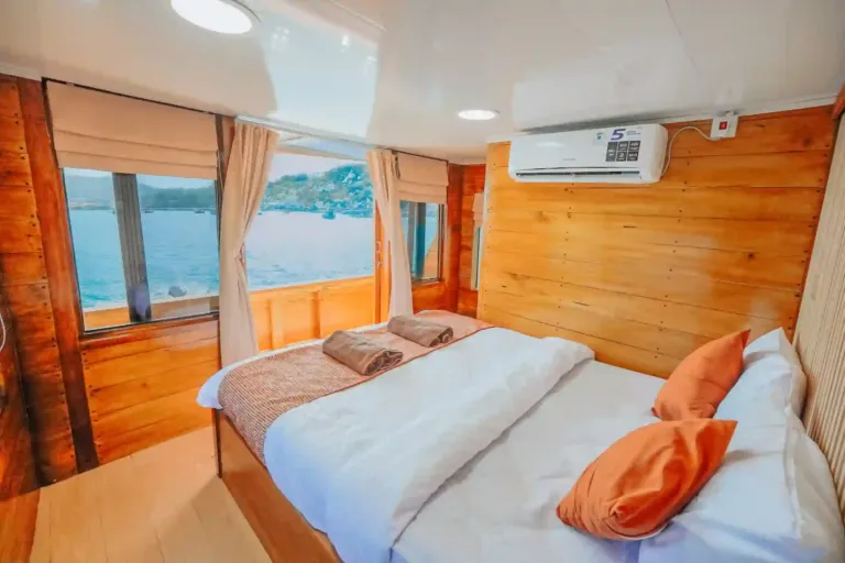 Segara – Sagara   Master Cabin (2)