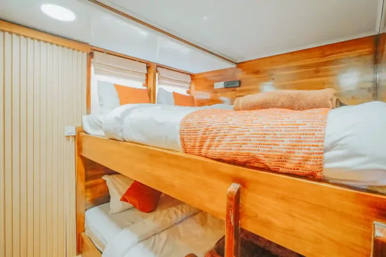 Sharing Cabin