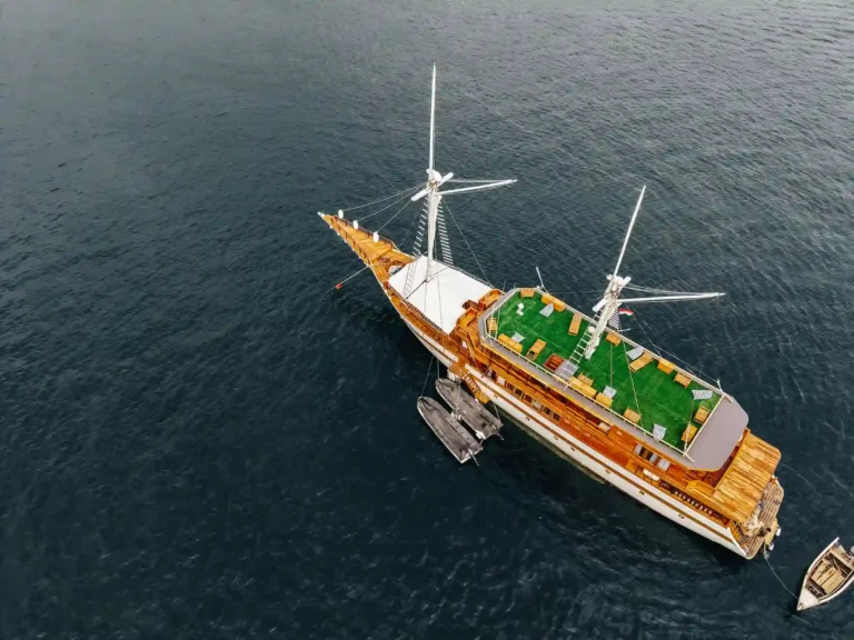 Seven Angel liveaboard